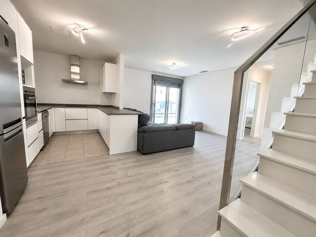 Moderný penthouse v Los Dolses – Inland