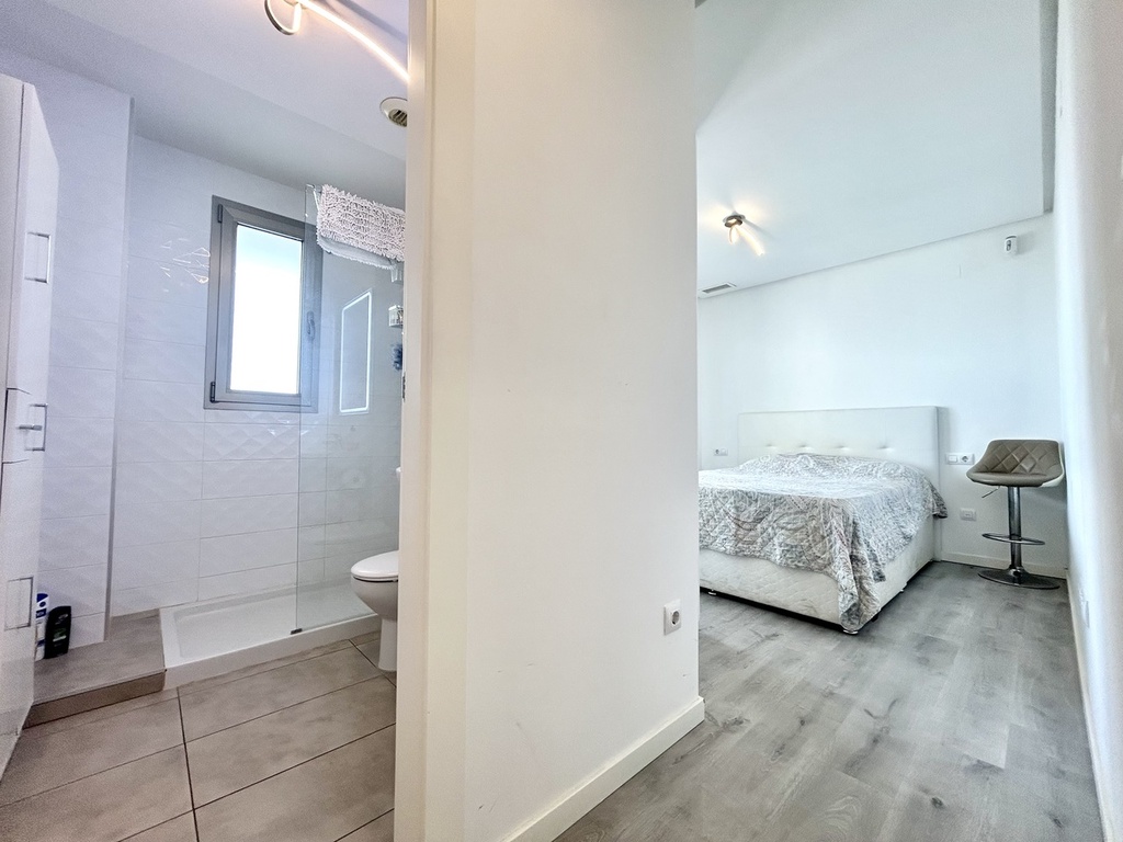 Moderný penthouse v Los Dolses – Inland
