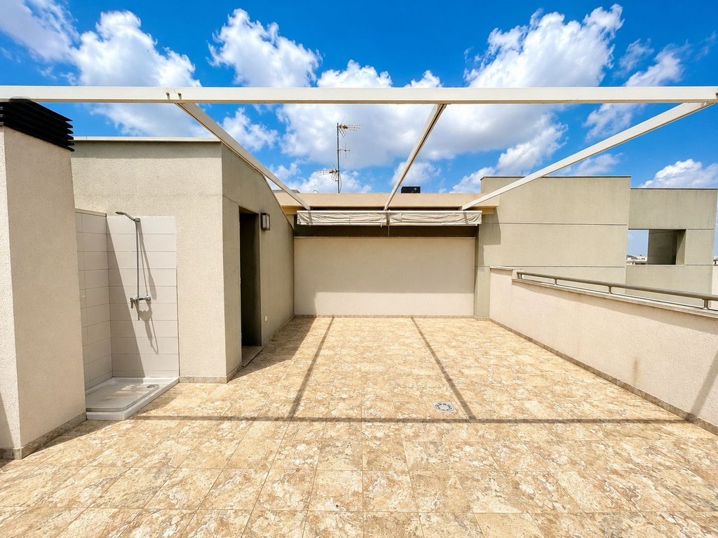 Moderný penthouse v Los Dolses – Inland