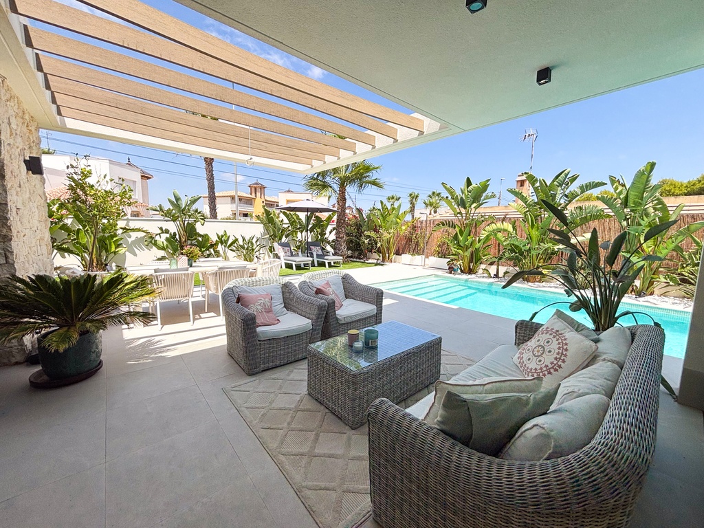 Luxusná vila v Cabo Roig – Costa Blanca