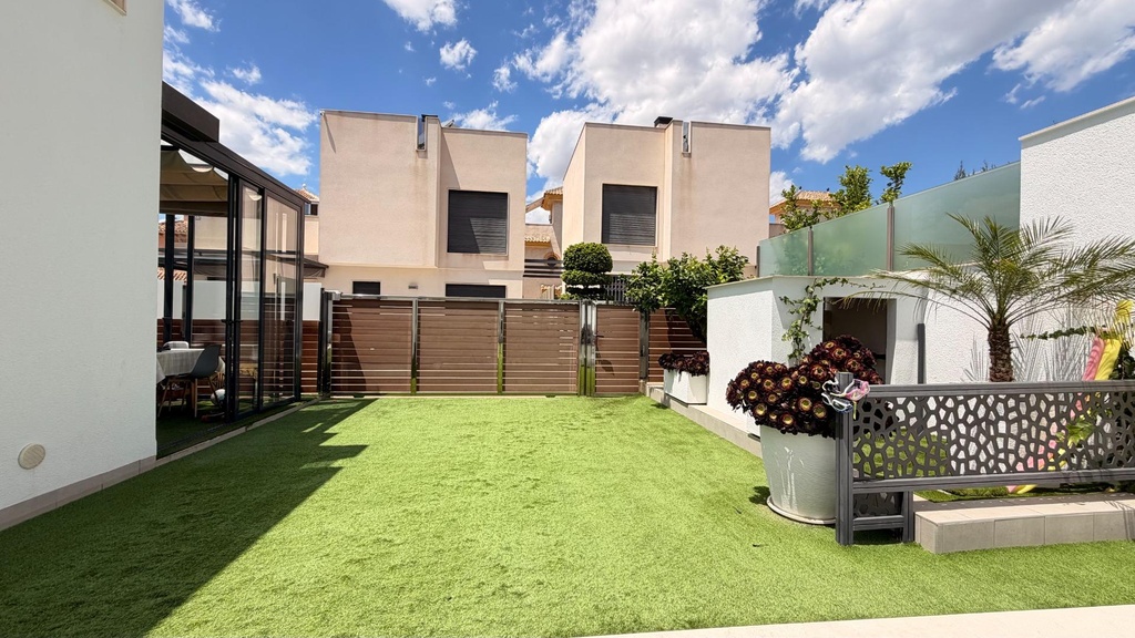 Moderná vila v Torrevieja – Aguas Nuevas