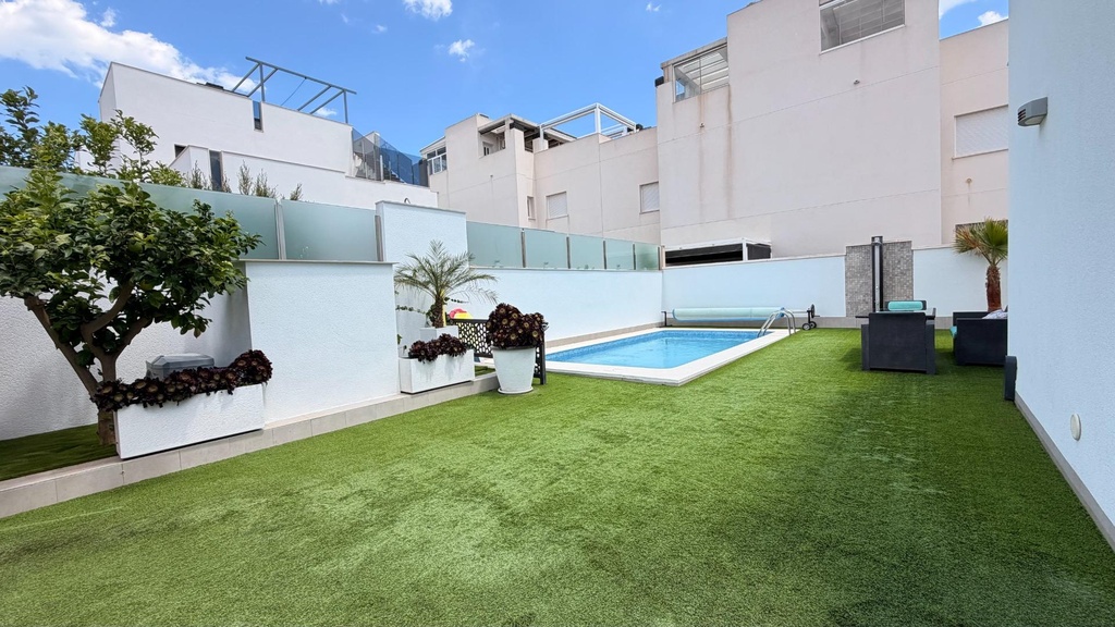 Moderná vila v Torrevieja – Aguas Nuevas