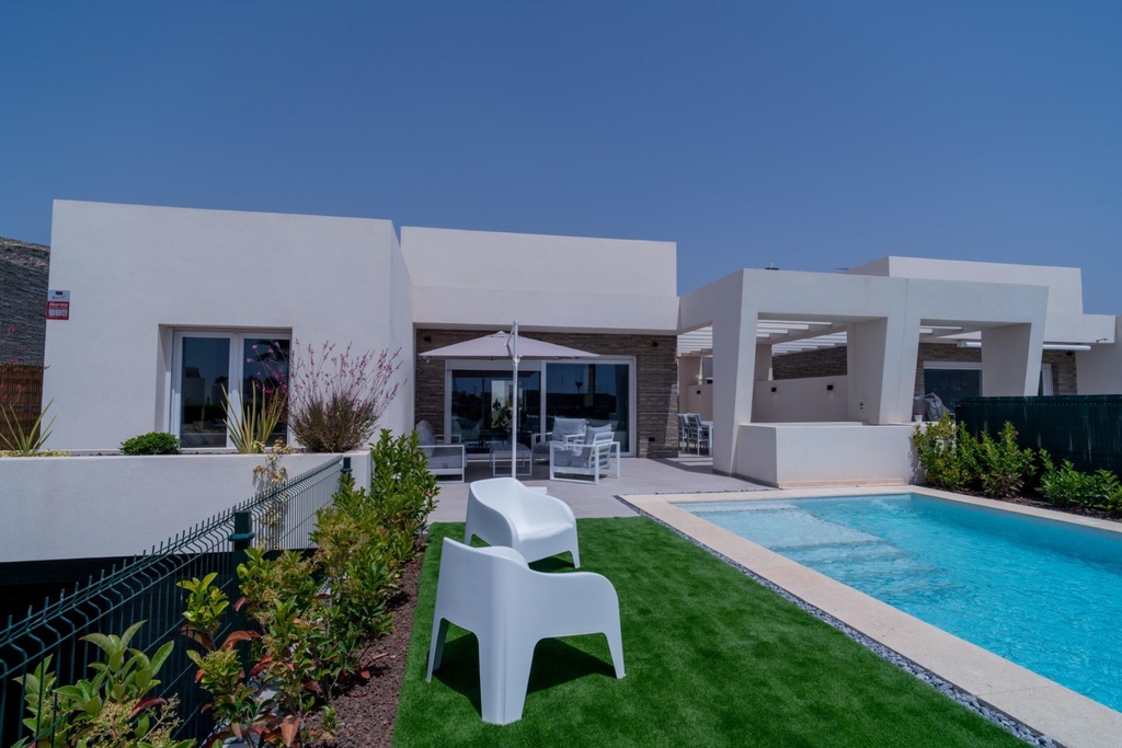 Luxusná vila v Algorfa – La Finca Golf