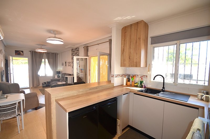 Moderný Semi Detached v Sucina – Inland