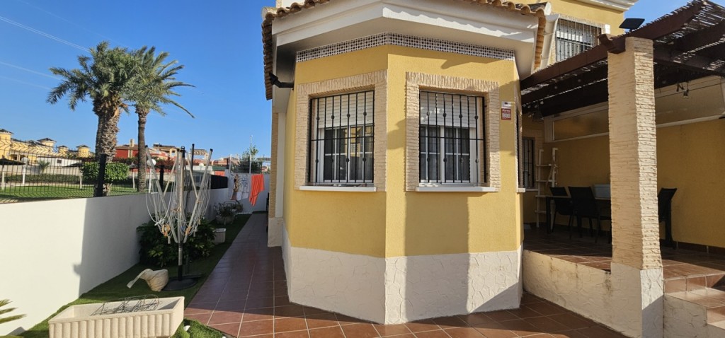 Moderná vila v Lo Crispin – Inland