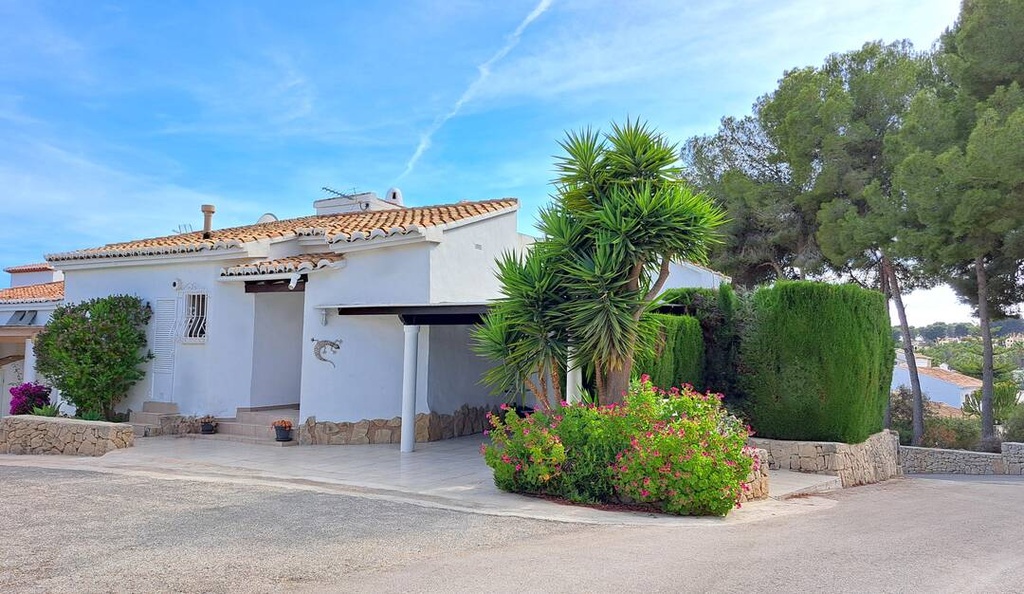Moderný mestský dom v Moraira – Costa Blanca