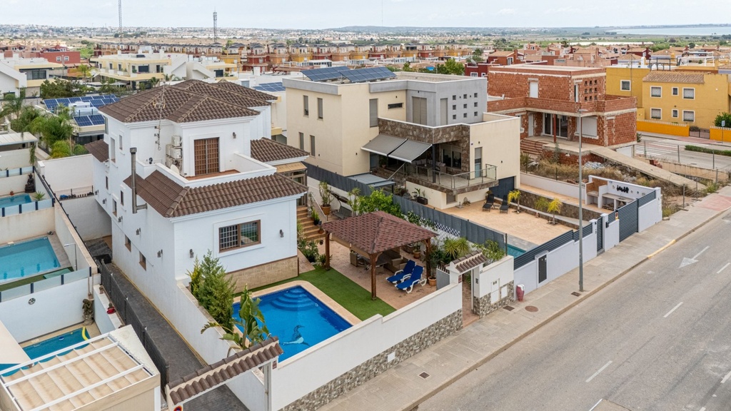 Luxusná vila v Los Montesinos – Costa Blanca