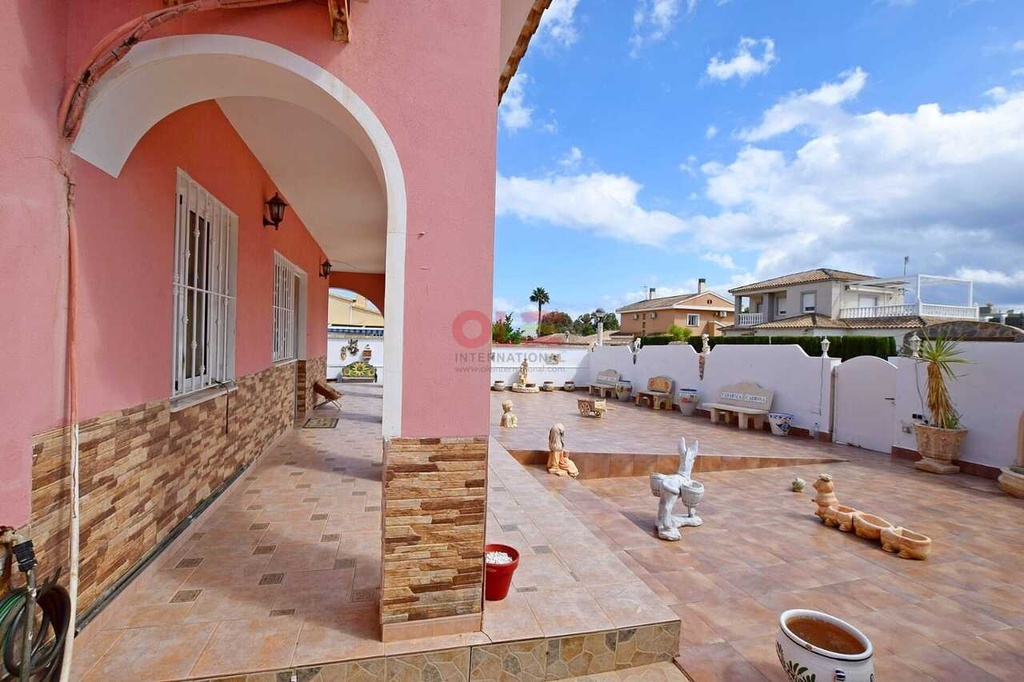 Moderná vila v Cabo Roig – Costa Blanca