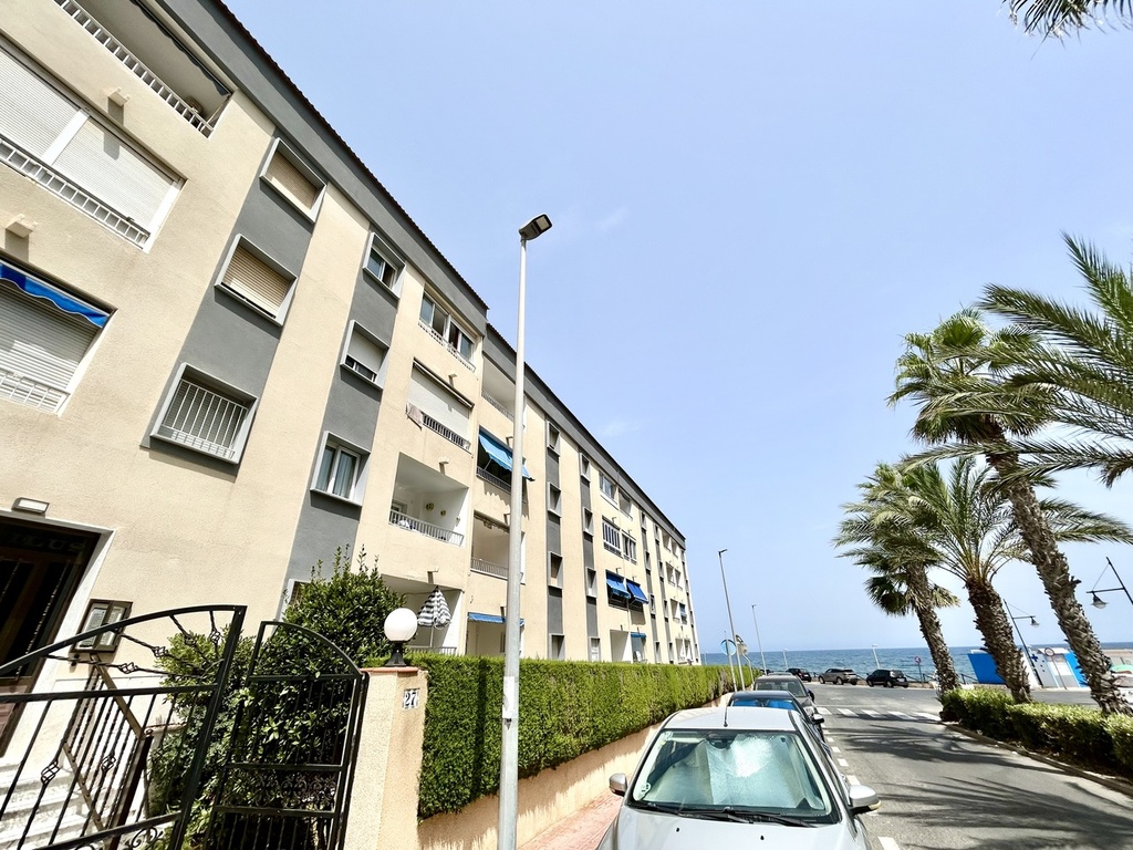 Moderný apartmán v Punta Prima – Costa Blanca