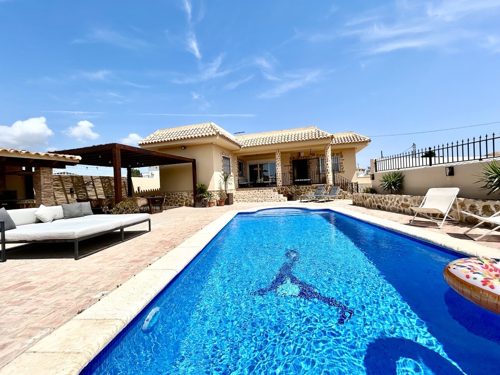 Luxusná vila v La Zenia – Costa Blanca