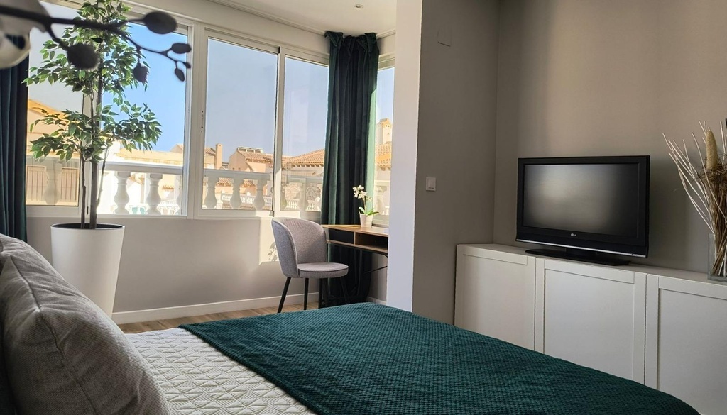 Moderný mestský dom v Orihuela Costa – Los Balcones