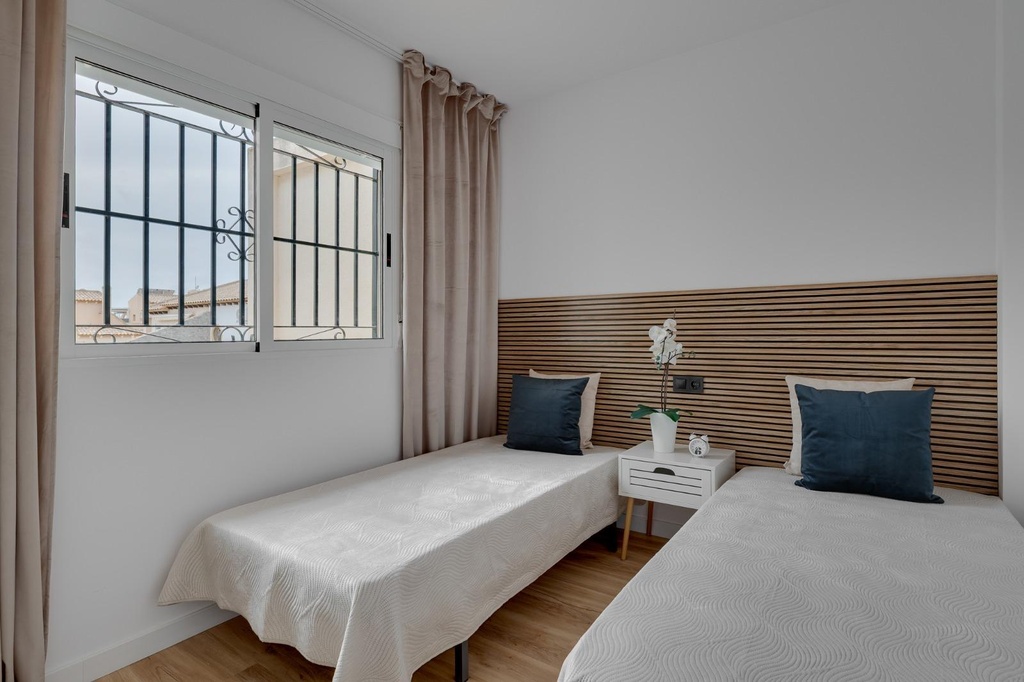 Moderný mestský dom v Orihuela Costa – Los Balcones