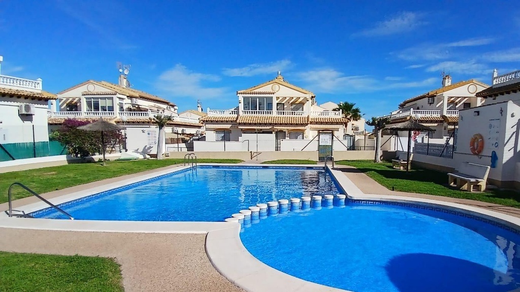 Moderný mestský dom v Orihuela Costa – Los Balcones