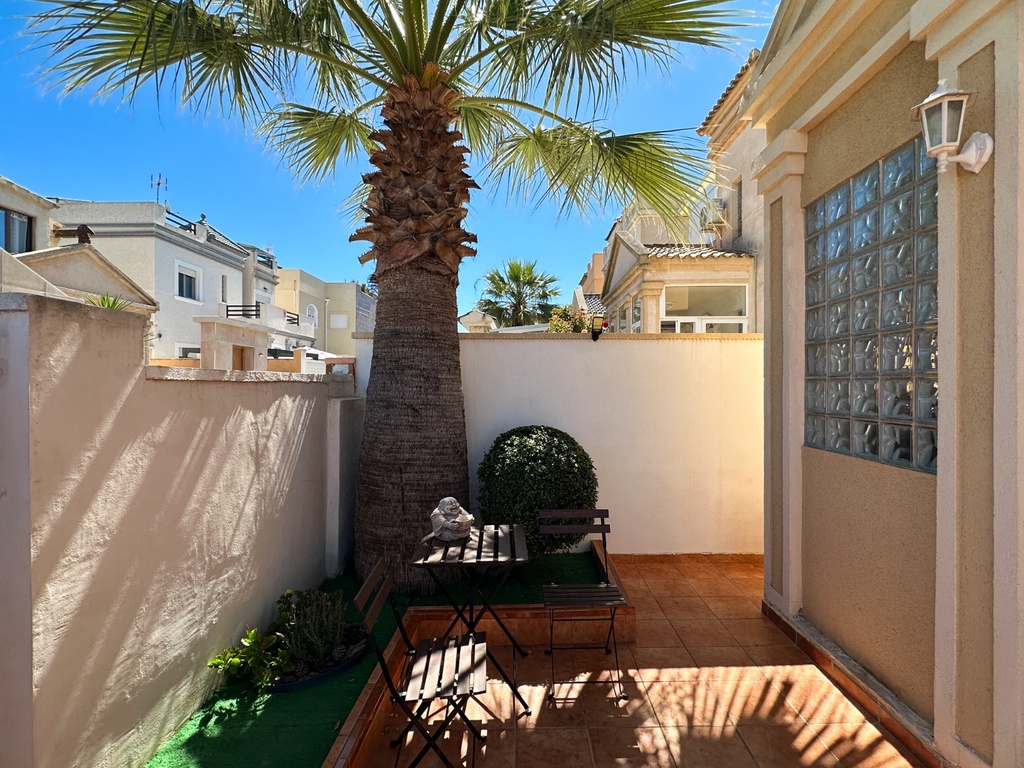 Moderná vila v Torrevieja – Costa Blanca
