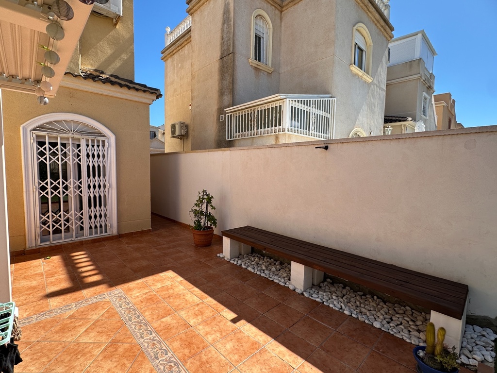 Moderná vila v Torrevieja – Costa Blanca