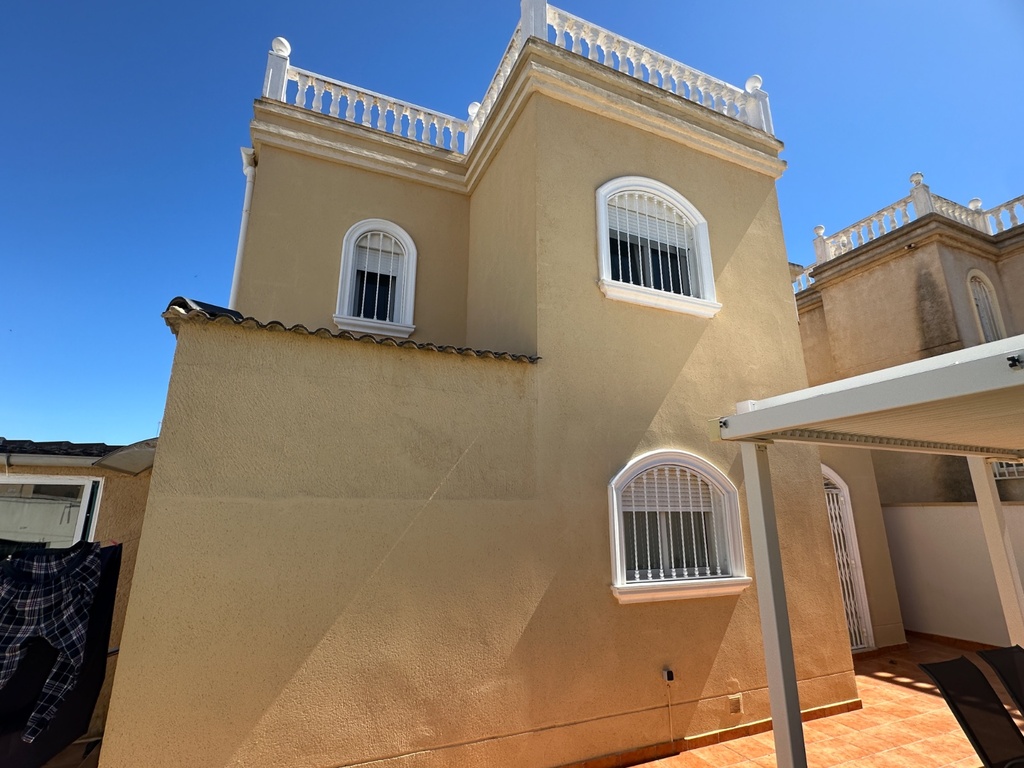 Moderná vila v Torrevieja – Costa Blanca