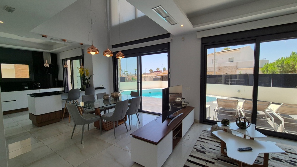 Luxusná vila v Torrevieja – Costa Blanca