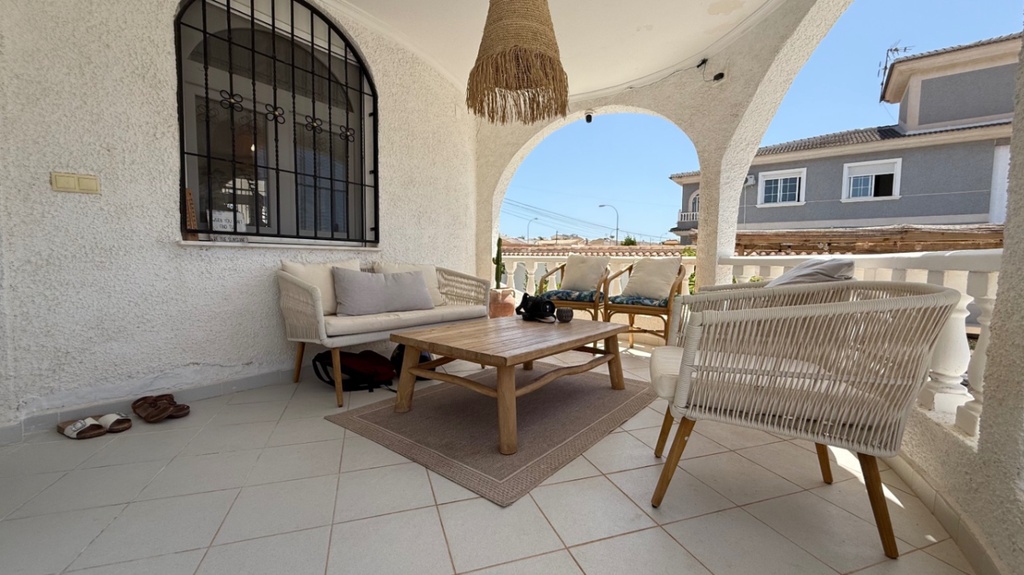 Moderná vila v Torrevieja – Costa Blanca