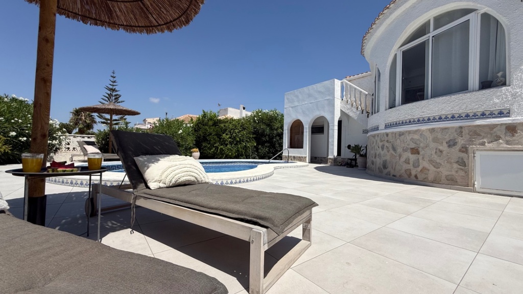 Moderná vila v Torrevieja – Costa Blanca