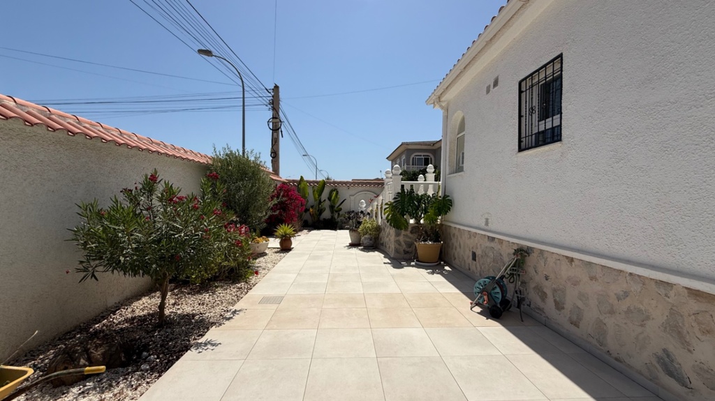 Moderná vila v Torrevieja – Costa Blanca