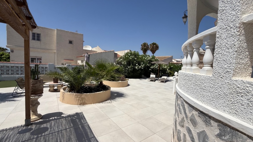 Moderná vila v Torrevieja – Costa Blanca