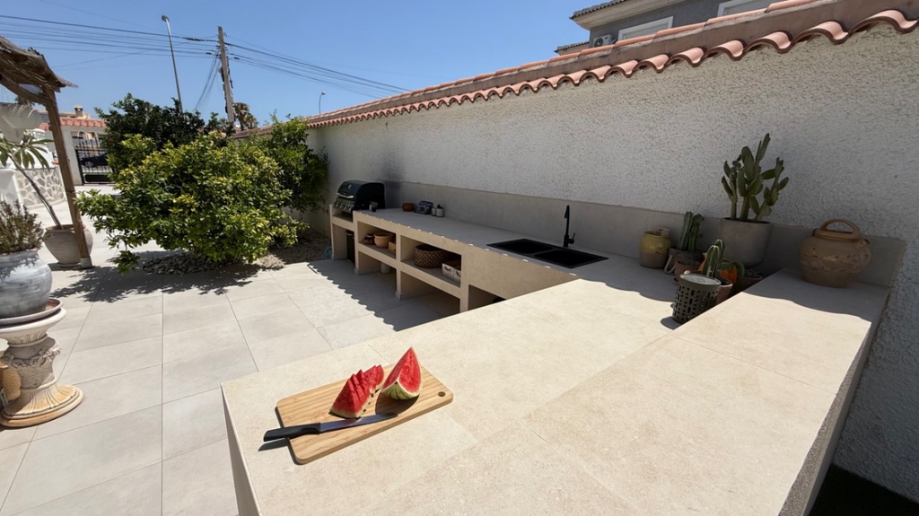 Moderná vila v Torrevieja – Costa Blanca