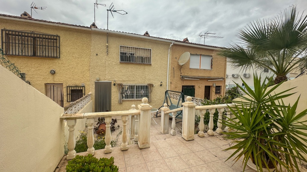 Moderný mestský dom v Torrevieja – Costa Blanca