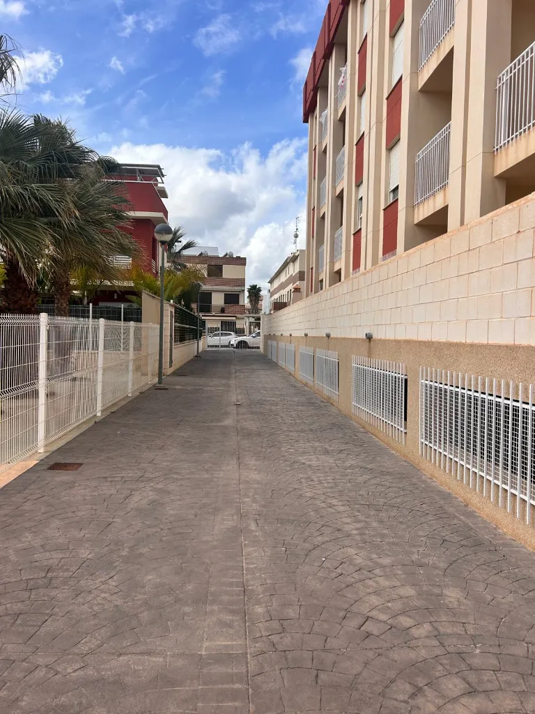 calle interior.webp
