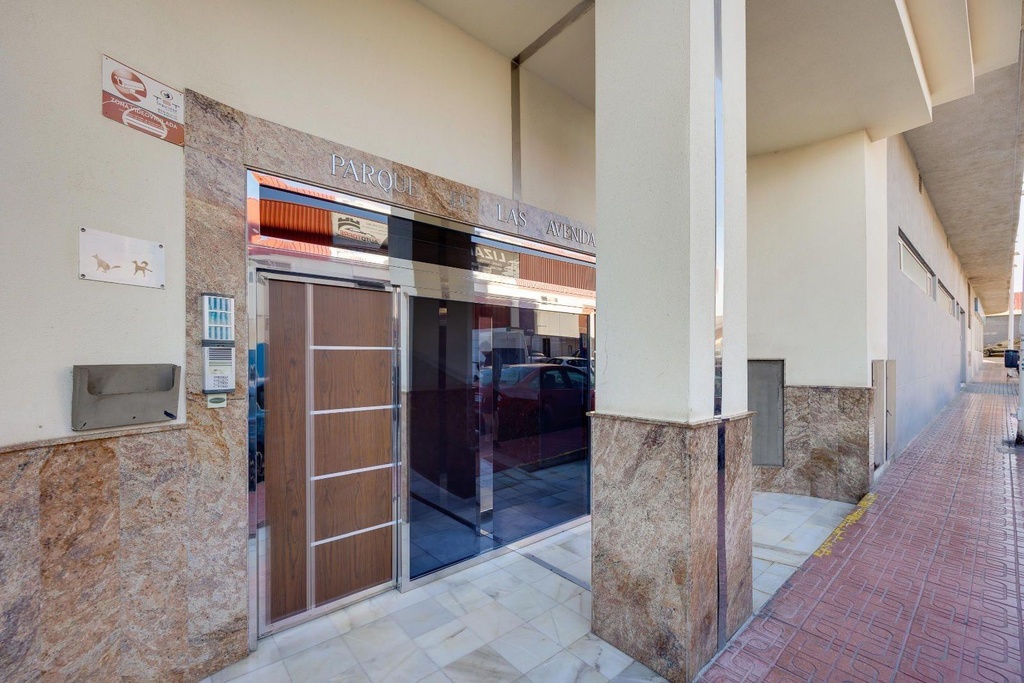 Apartmán v Torrevieja s bazénom