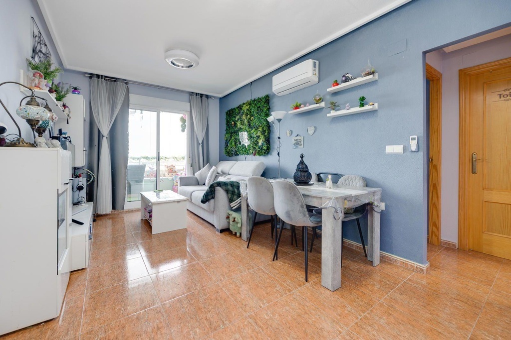Apartmán v Torrevieja s bazénom