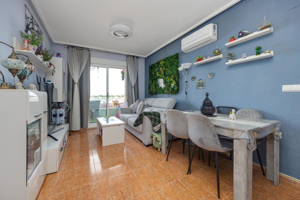 Apartmán v Torrevieja s bazénom