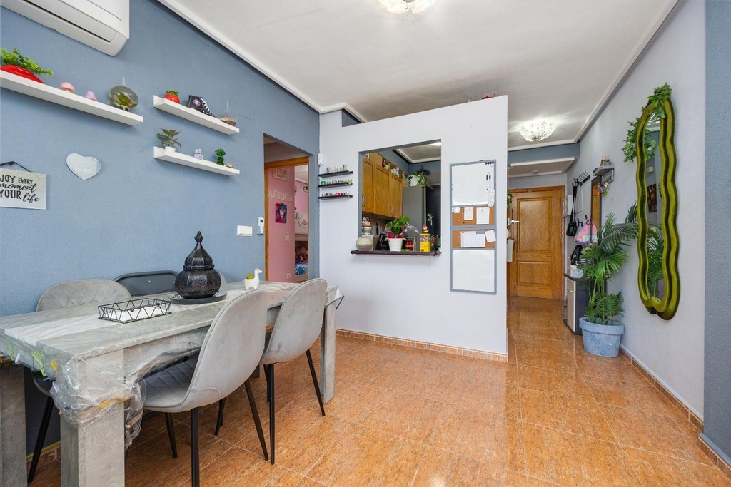 Apartmán v Torrevieja s bazénom