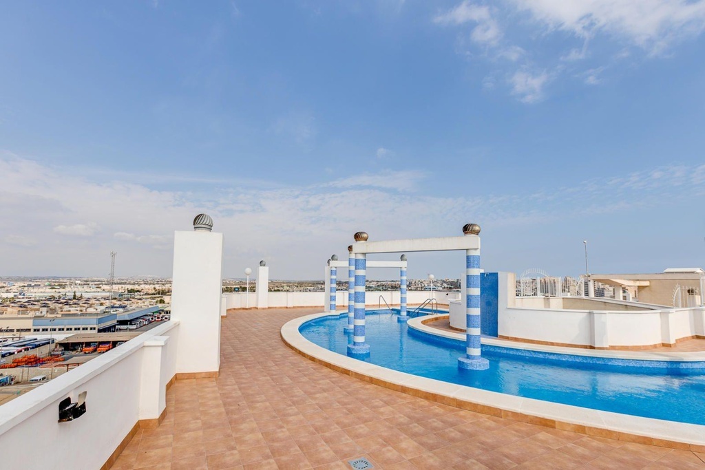 Apartmán v Torrevieja s bazénom
