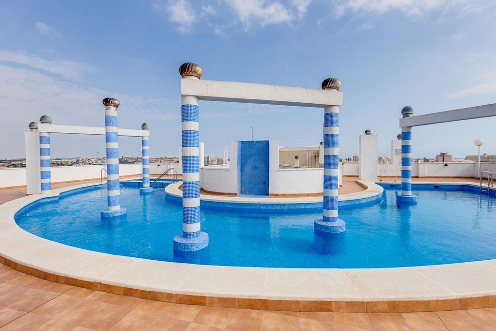 Apartmán v Torrevieja s bazénom