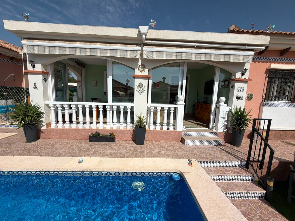 Moderná vila v Los Montesinos – Costa Blanca