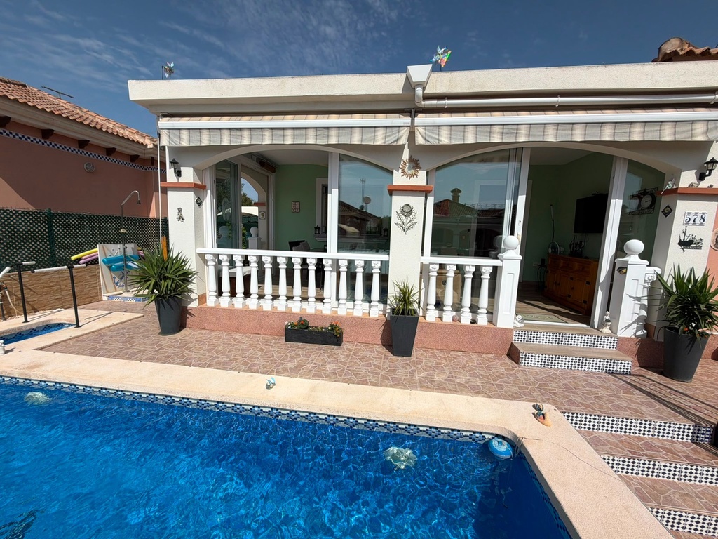 Moderná vila v Los Montesinos – Costa Blanca