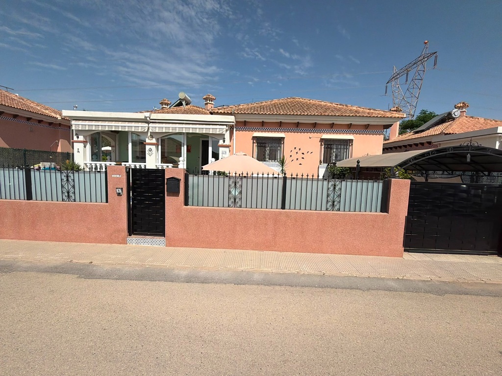 Moderná vila v Los Montesinos – Costa Blanca