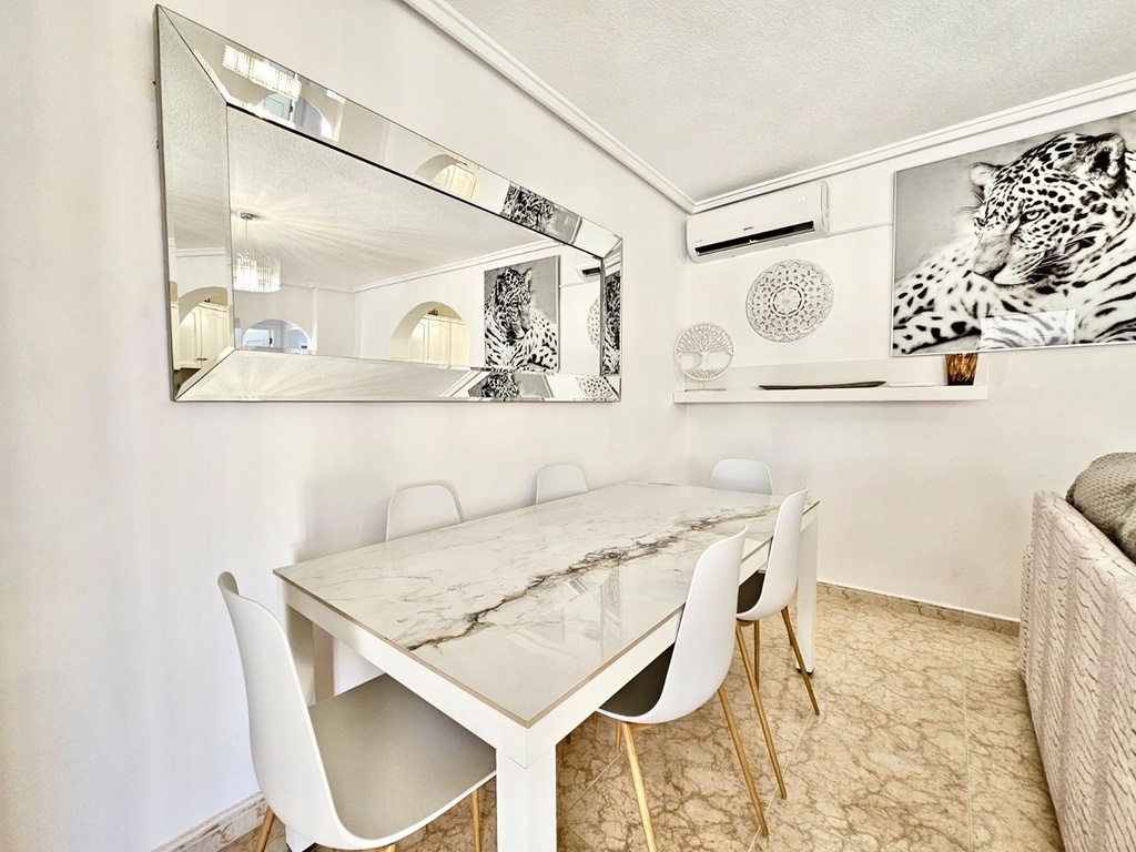 Moderný mestský dom v Punta Prima – Costa Blanca