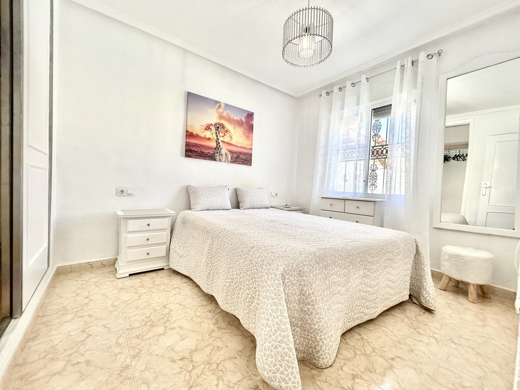 Moderný mestský dom v Punta Prima – Costa Blanca
