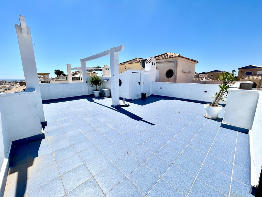 Moderný mestský dom v Punta Prima – Costa Blanca
