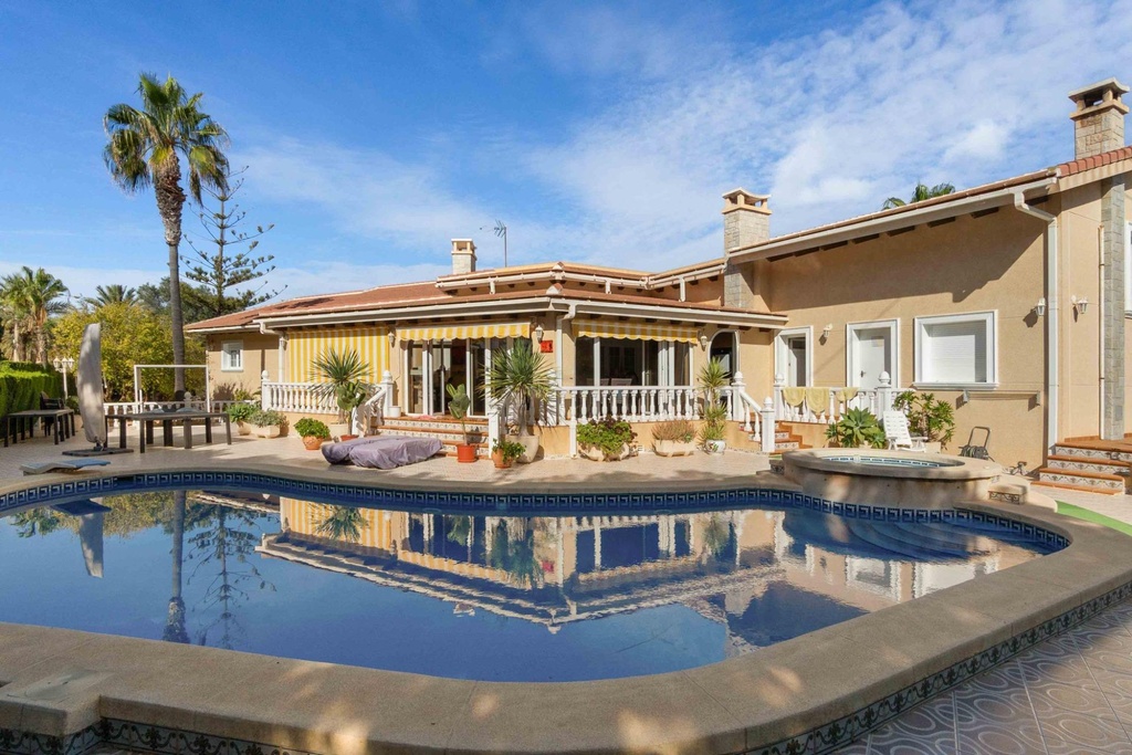 Luxusná vila v Cabo Roig – Muy Cerca De La Playa