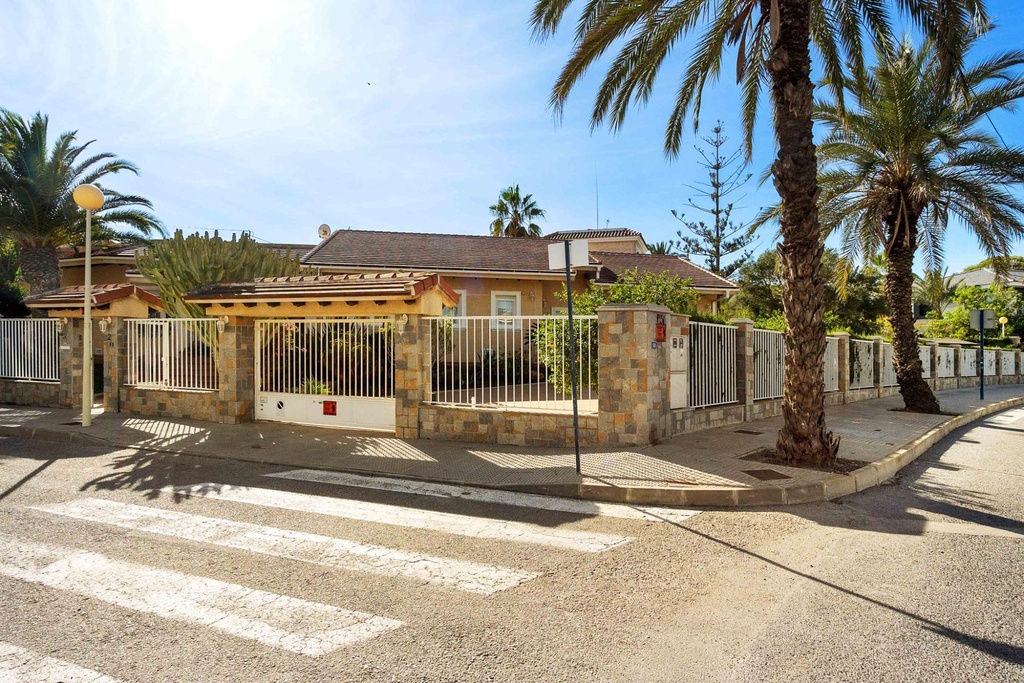 Luxusná vila v Cabo Roig – Muy Cerca De La Playa