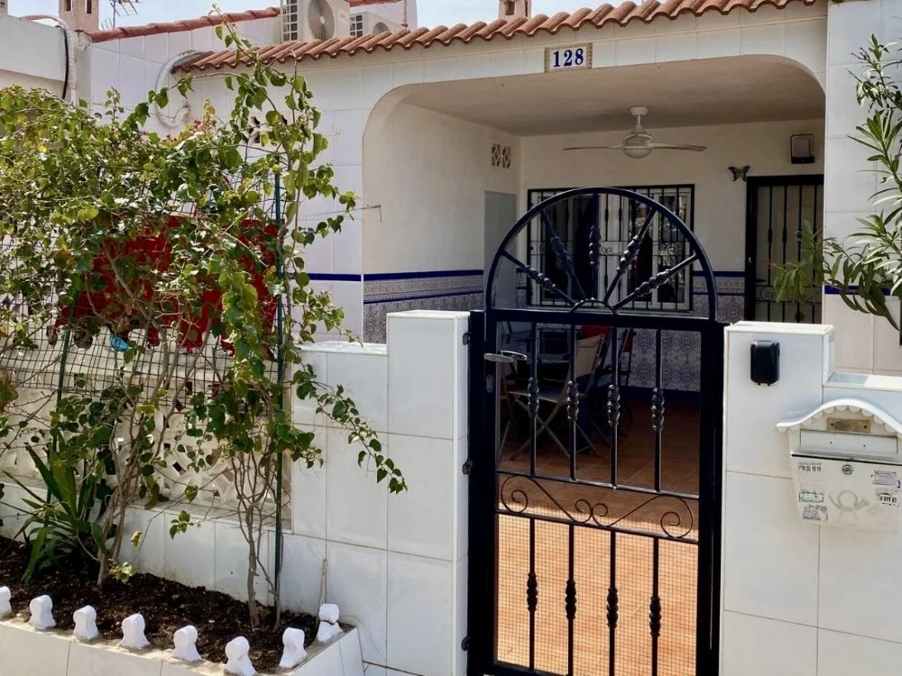 Moderný mestský dom v Torrevieja – Costa Blanca