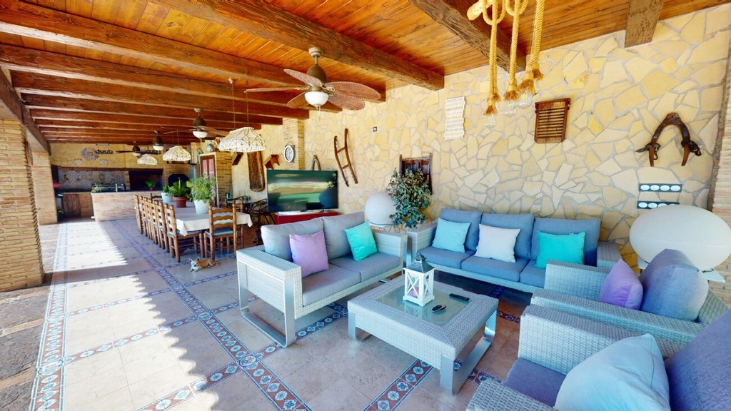 Luxusná vila v Almoradi – Inland