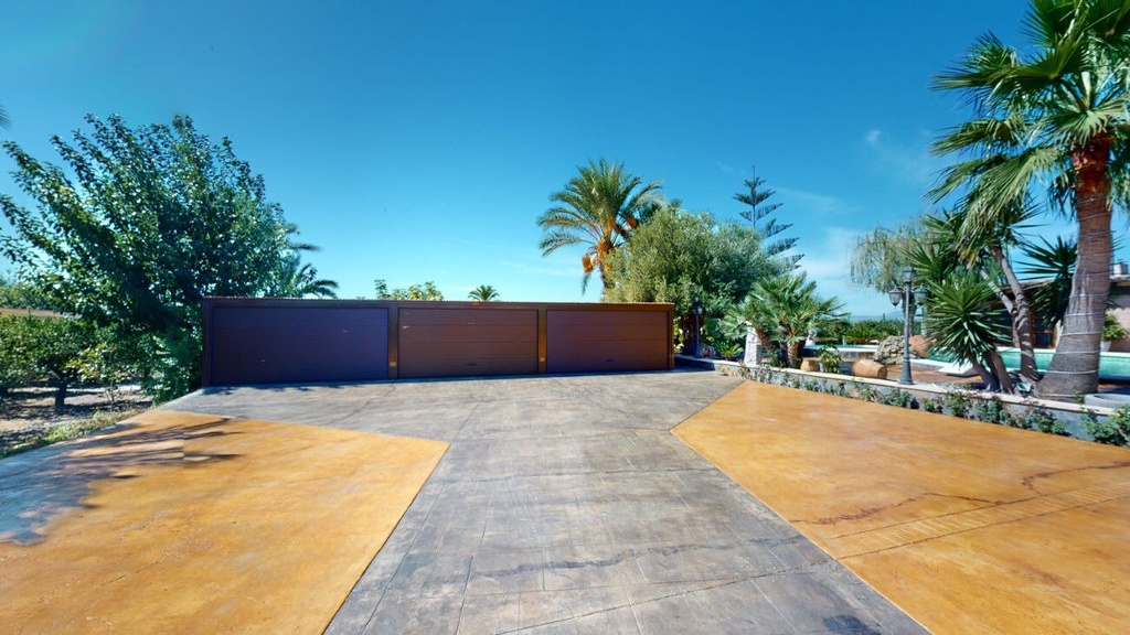 Luxusná vila v Almoradi – Inland