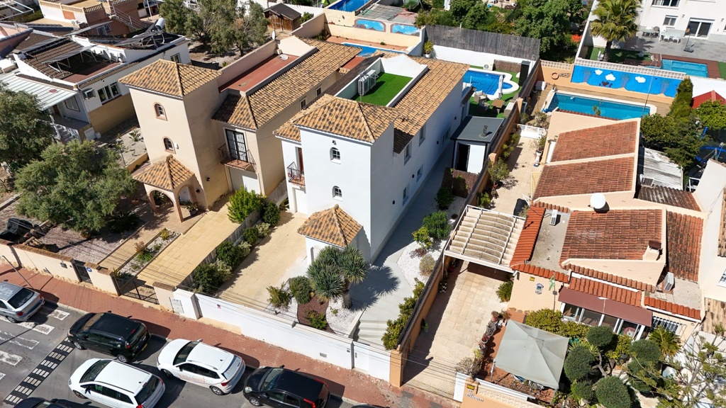Moderná vila v Los Balcones – Costa Blanca
