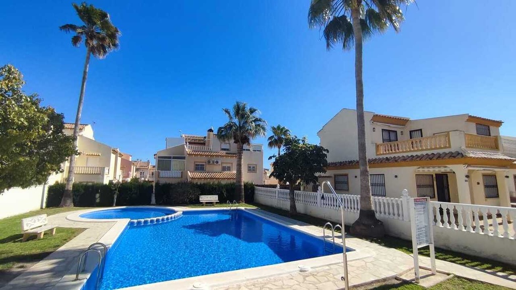 Moderný mestský dom v Playa Flamenca – Costa Blanca