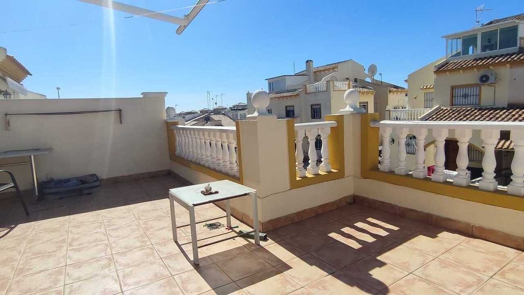 Moderný mestský dom v Playa Flamenca – Costa Blanca