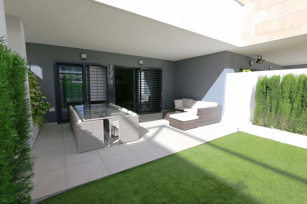 Moderný apartmán v Playa Flamenca – Costa Blanca