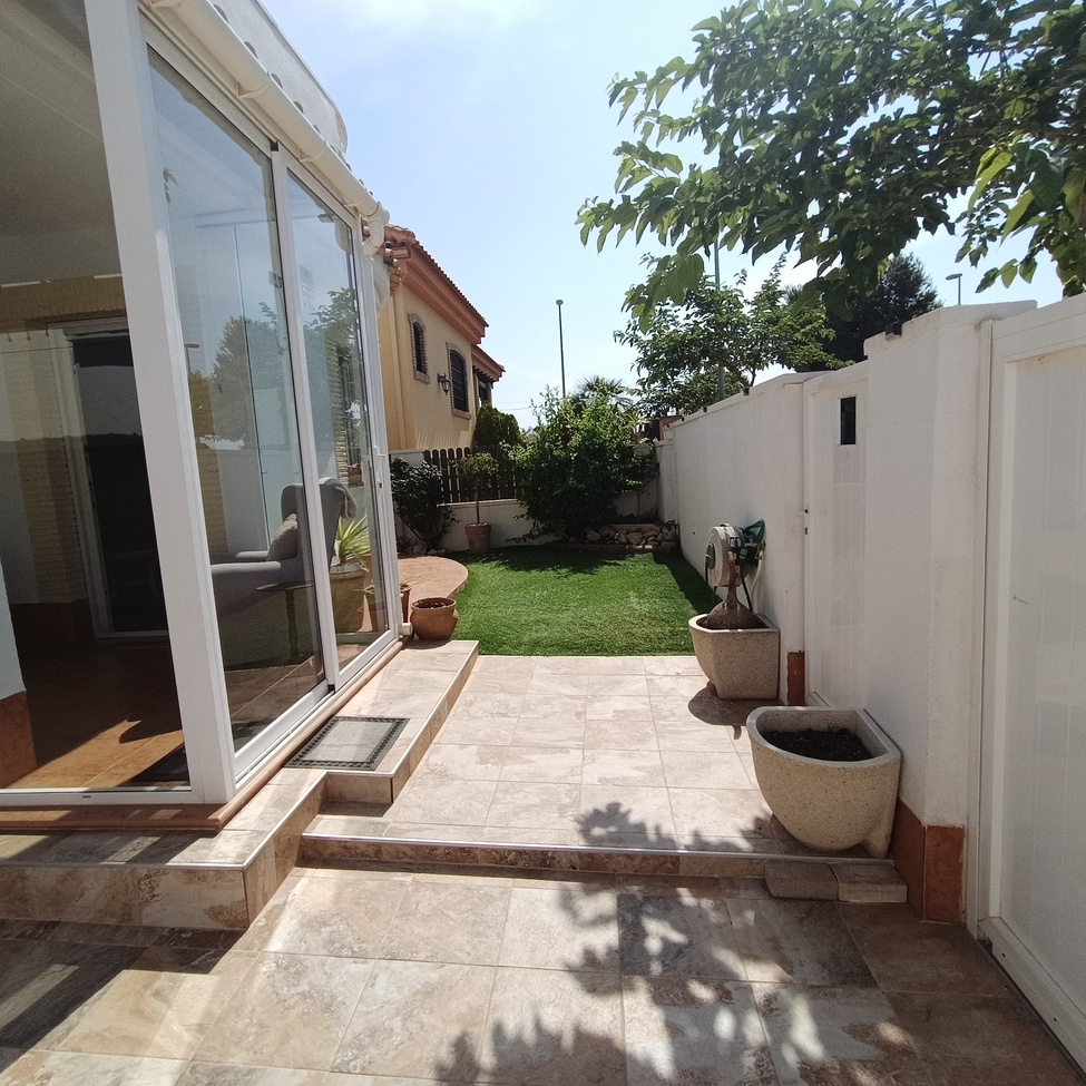Moderná vila v Sucina – Inland